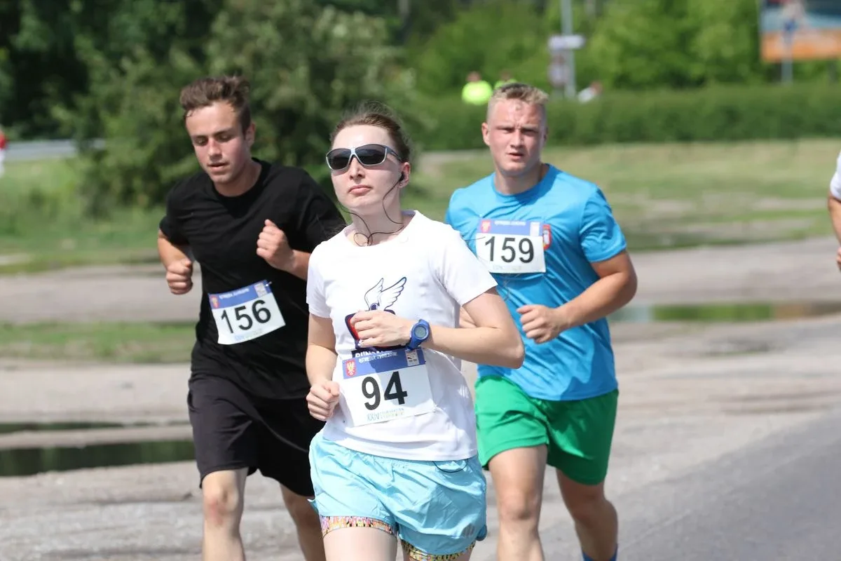 Półmaraton Kurpiowski za nami. Dąbrowski zwycięża, Gawkowski dwudziesty (zdjęcia, wideo)