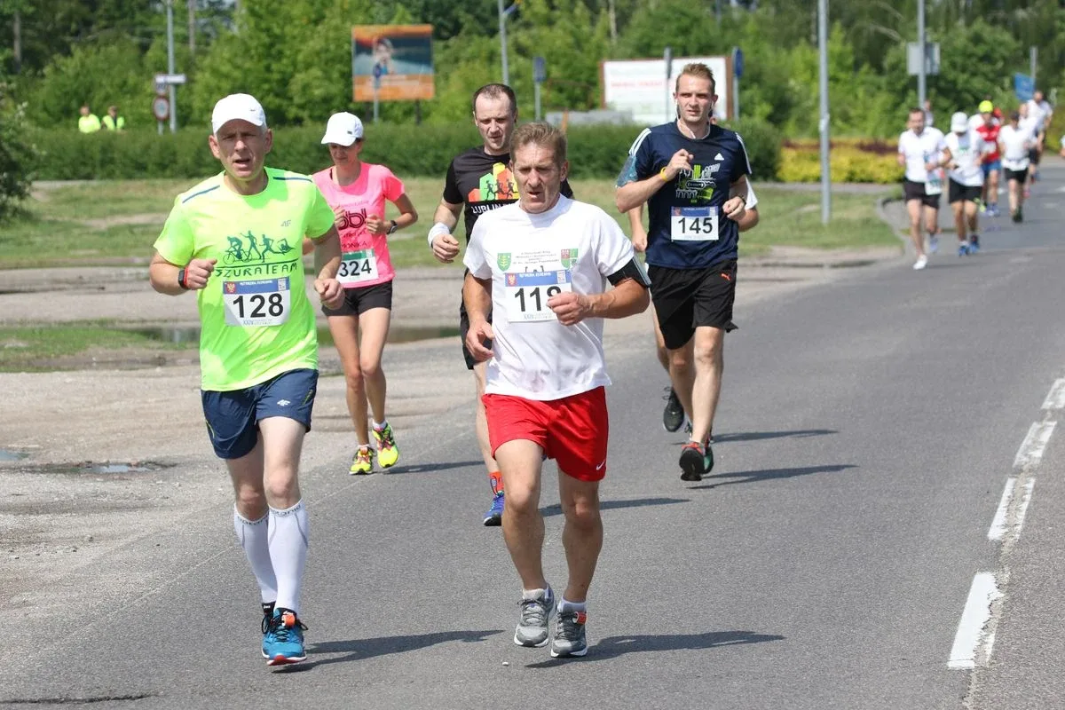 Półmaraton Kurpiowski za nami. Dąbrowski zwycięża, Gawkowski dwudziesty (zdjęcia, wideo)
