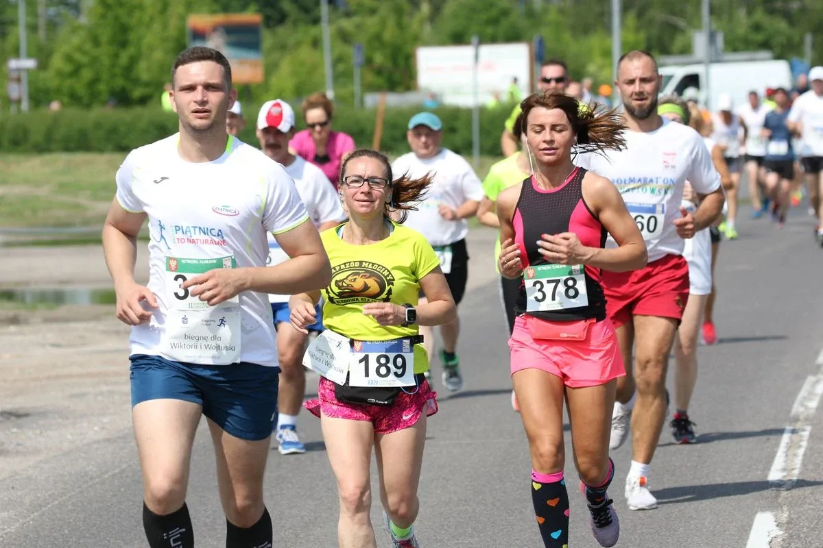 Półmaraton Kurpiowski za nami. Dąbrowski zwycięża, Gawkowski dwudziesty (zdjęcia, wideo)