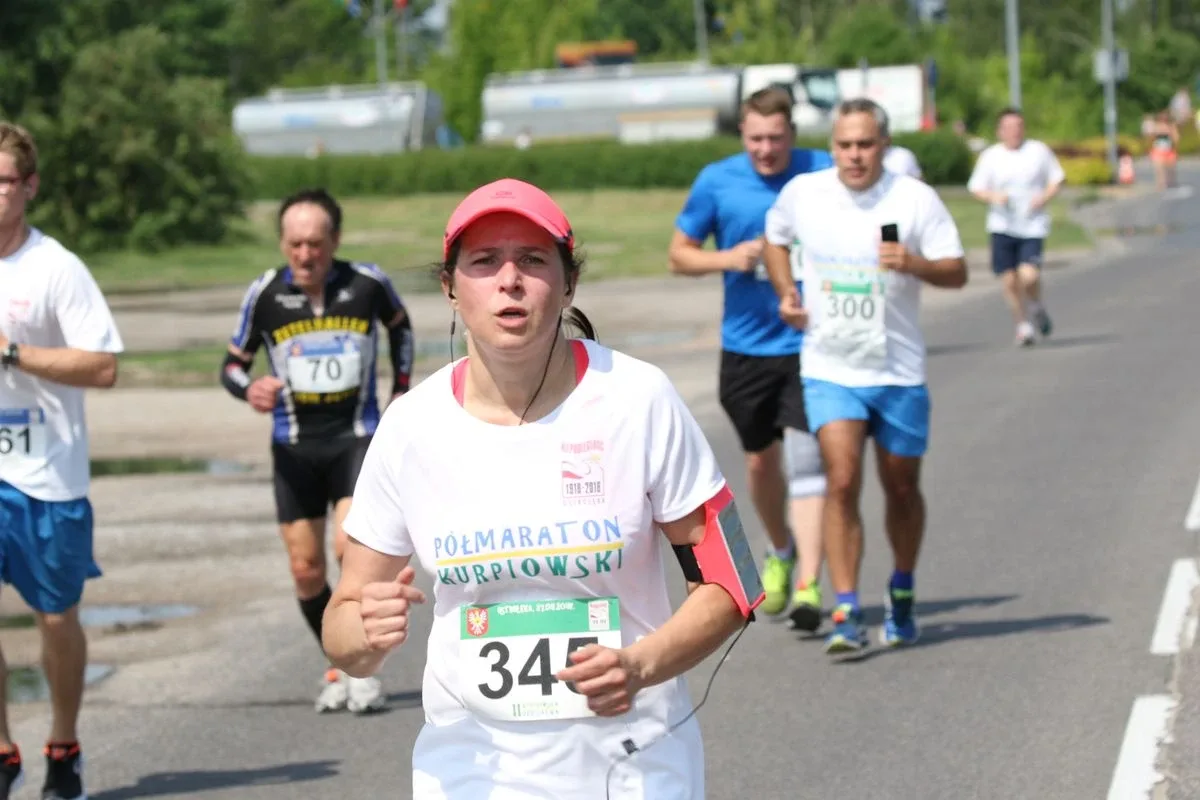 Półmaraton Kurpiowski za nami. Dąbrowski zwycięża, Gawkowski dwudziesty (zdjęcia, wideo)