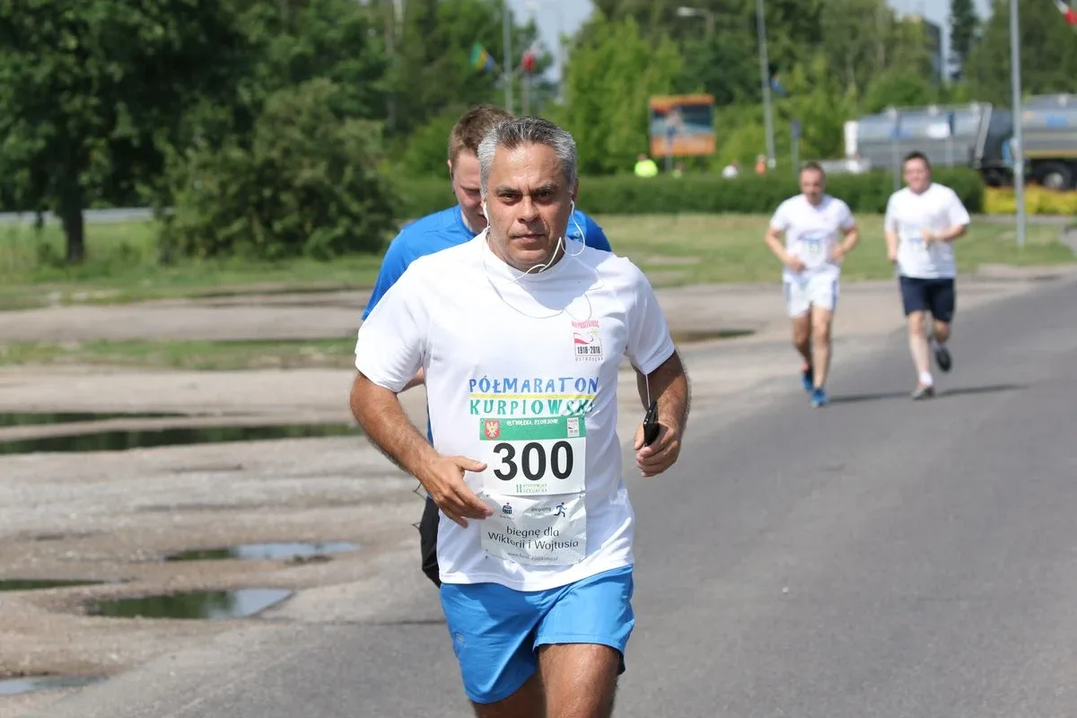 Półmaraton Kurpiowski za nami. Dąbrowski zwycięża, Gawkowski dwudziesty (zdjęcia, wideo)