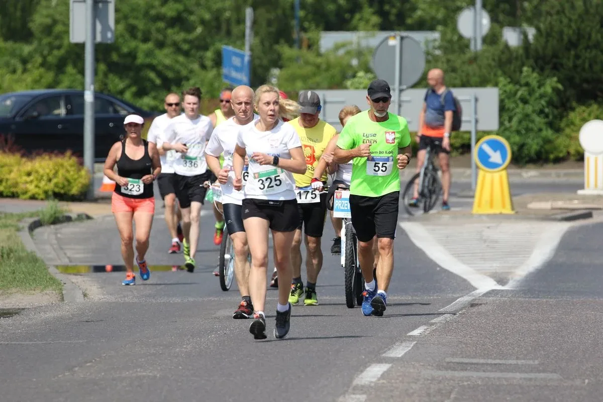 Półmaraton Kurpiowski za nami. Dąbrowski zwycięża, Gawkowski dwudziesty (zdjęcia, wideo)
