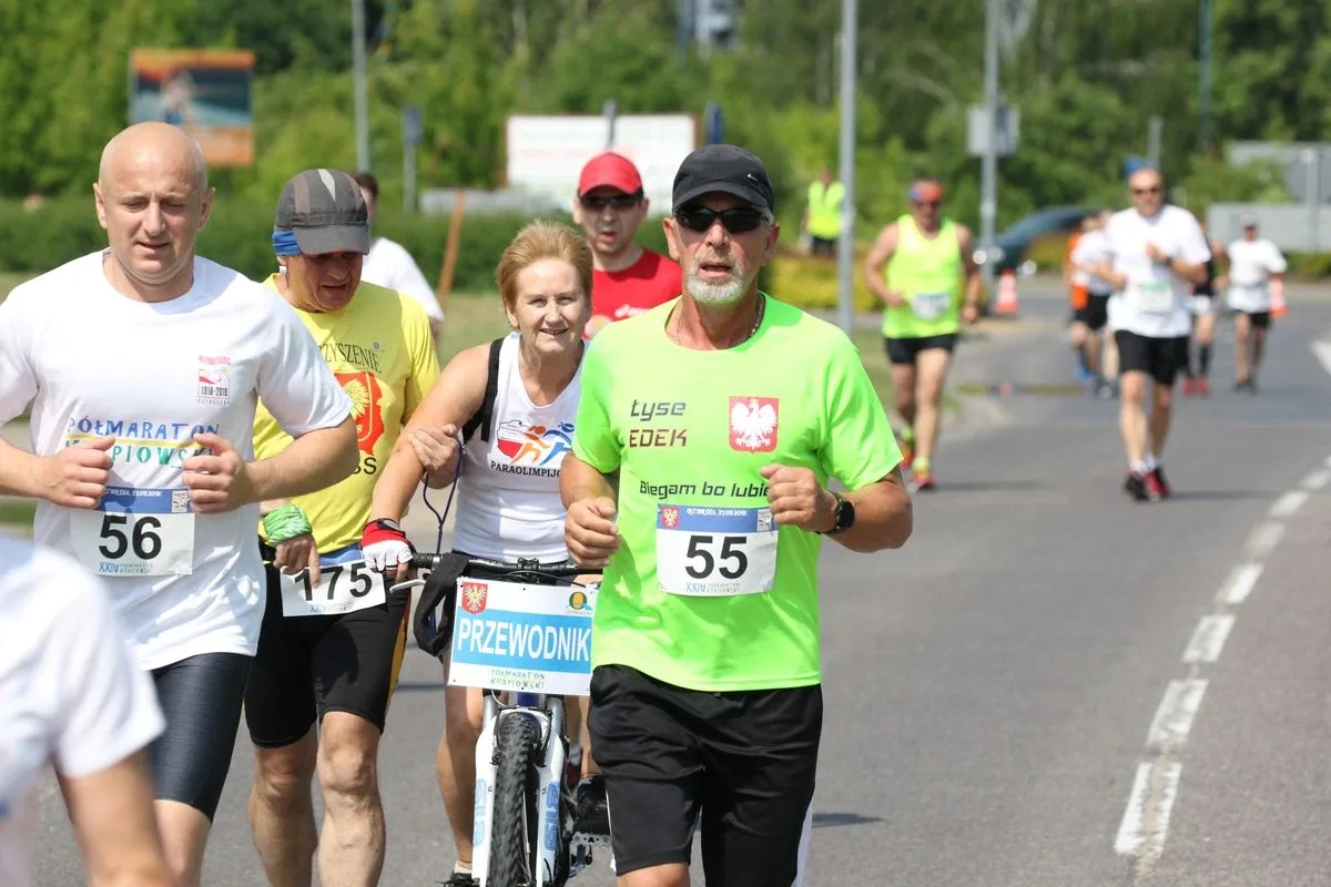 Półmaraton Kurpiowski za nami. Dąbrowski zwycięża, Gawkowski dwudziesty (zdjęcia, wideo)