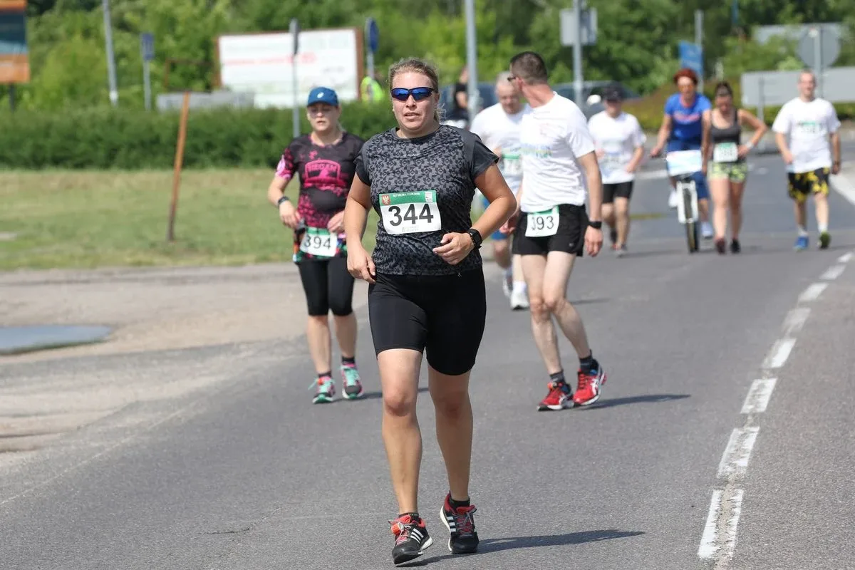 Półmaraton Kurpiowski za nami. Dąbrowski zwycięża, Gawkowski dwudziesty (zdjęcia, wideo)
