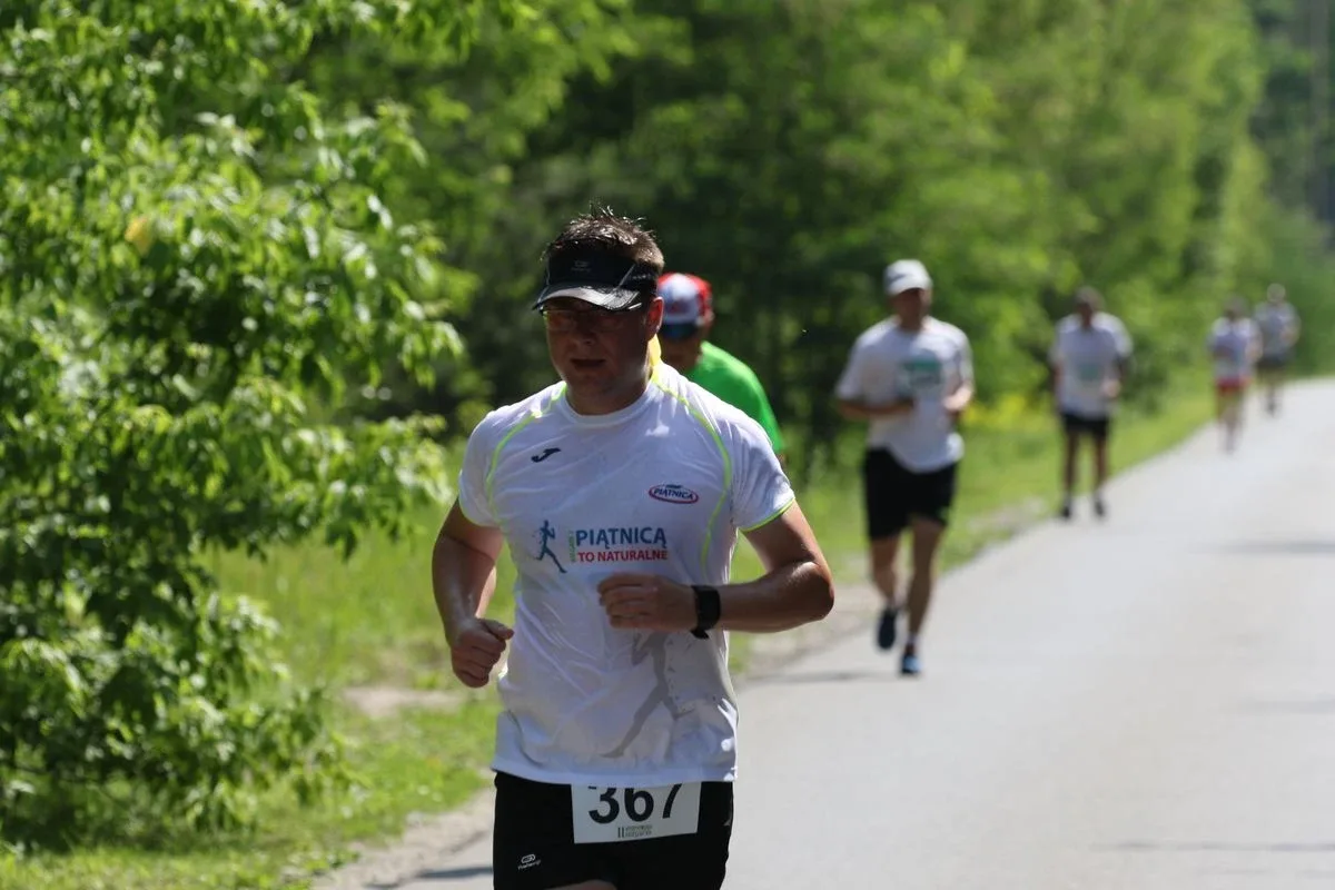 Półmaraton Kurpiowski za nami. Dąbrowski zwycięża, Gawkowski dwudziesty (zdjęcia, wideo)