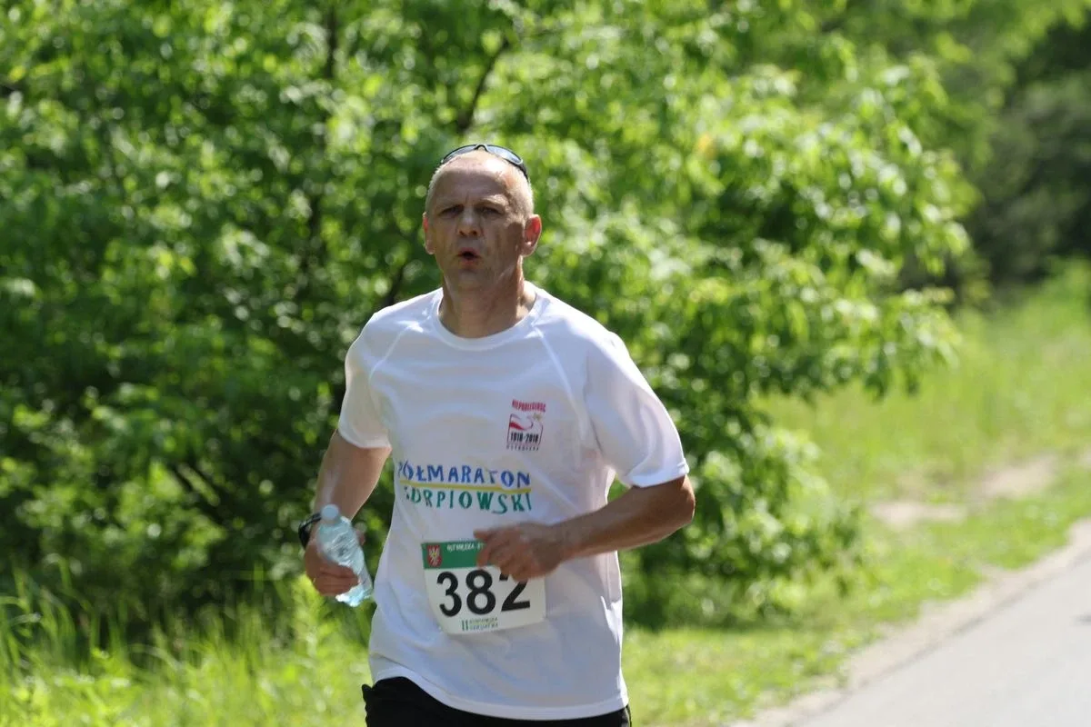 Półmaraton Kurpiowski za nami. Dąbrowski zwycięża, Gawkowski dwudziesty (zdjęcia, wideo)