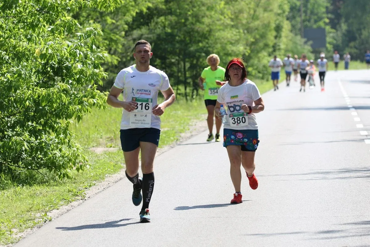 Półmaraton Kurpiowski za nami. Dąbrowski zwycięża, Gawkowski dwudziesty (zdjęcia, wideo)