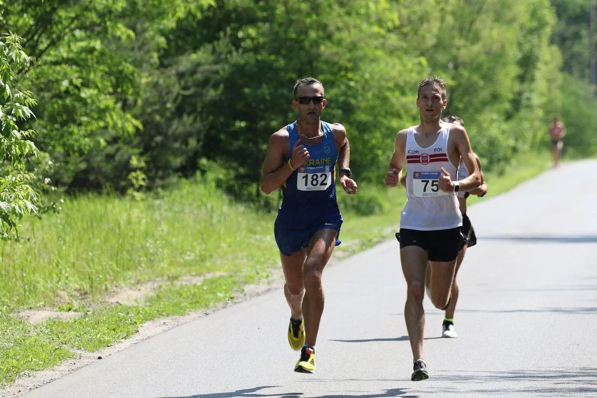 Półmaraton Kurpiowski za nami. Dąbrowski zwycięża, Gawkowski dwudziesty (zdjęcia, wideo)