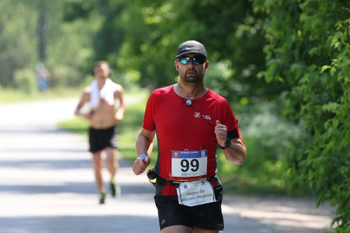 Półmaraton Kurpiowski za nami. Dąbrowski zwycięża, Gawkowski dwudziesty (zdjęcia, wideo)