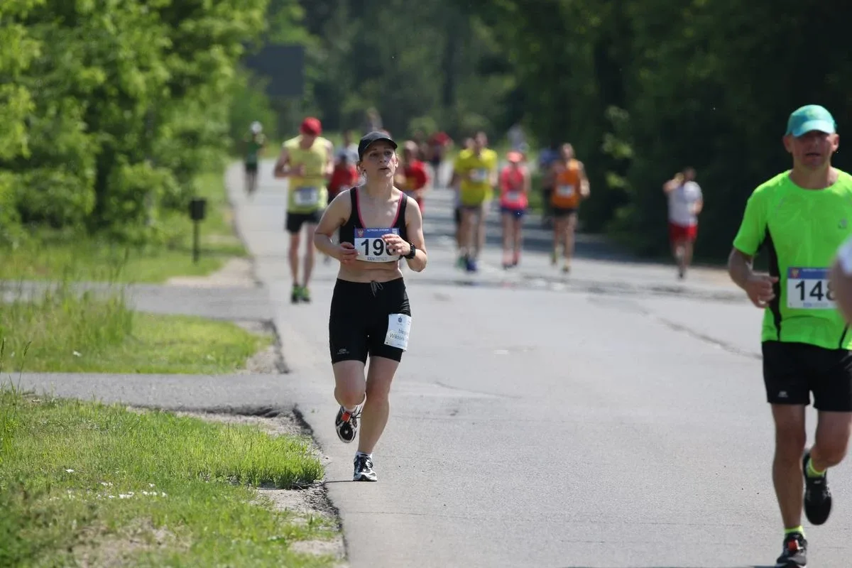 Półmaraton Kurpiowski za nami. Dąbrowski zwycięża, Gawkowski dwudziesty (zdjęcia, wideo)