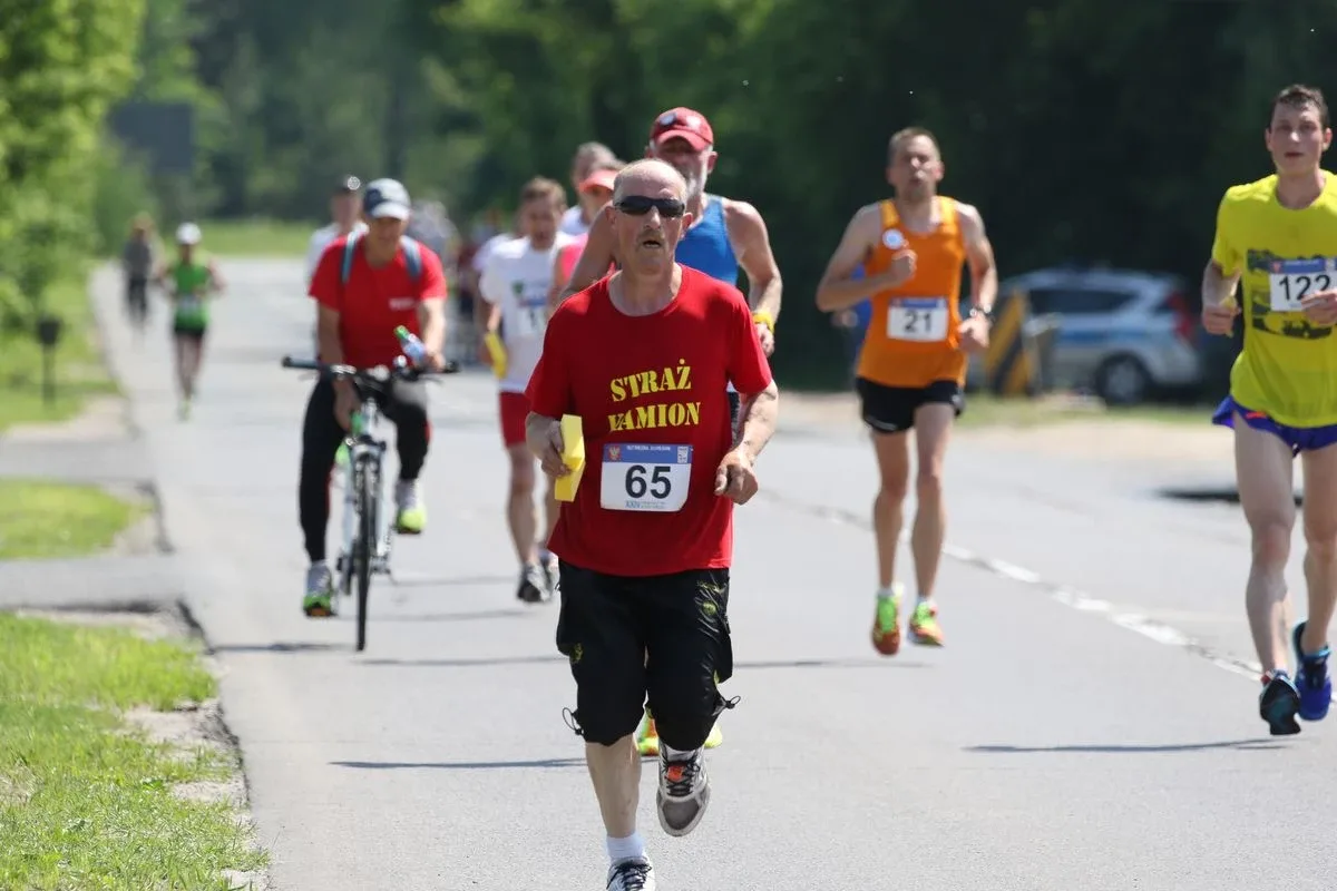 Półmaraton Kurpiowski za nami. Dąbrowski zwycięża, Gawkowski dwudziesty (zdjęcia, wideo)