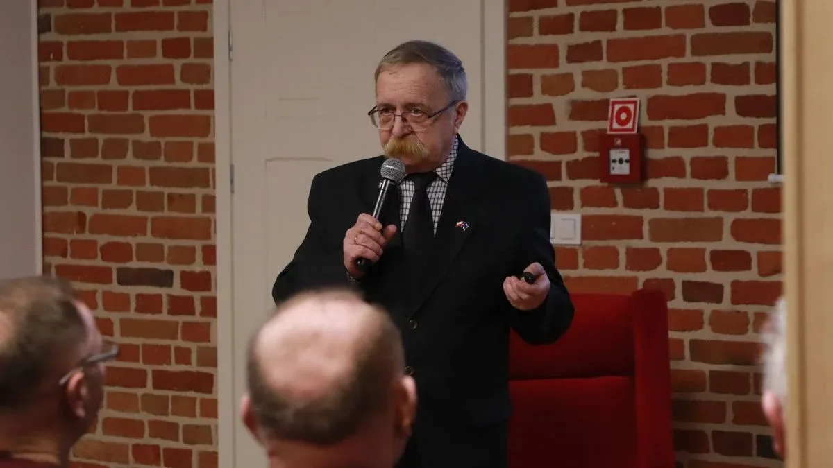 "Dobrze dla Ostrowi zasłużeni". Wieczór wspomnień w miejskiej bibliotece (zdjęcia)