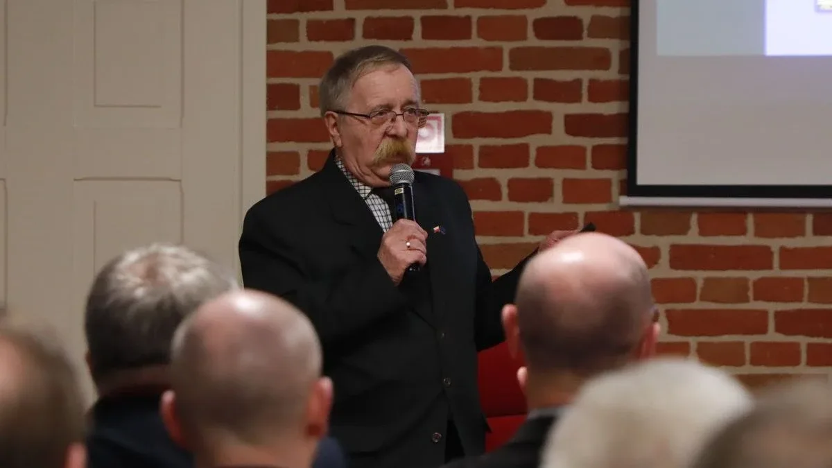 "Dobrze dla Ostrowi zasłużeni". Wieczór wspomnień w miejskiej bibliotece (zdjęcia)