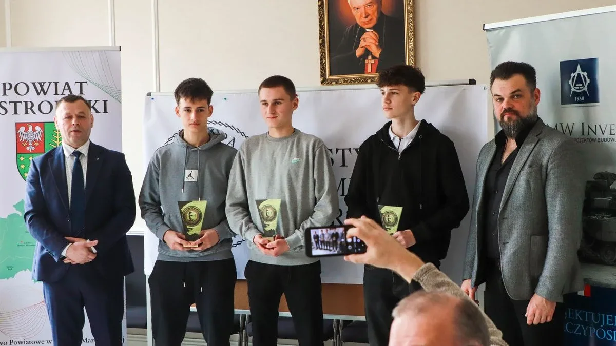 Wręczenie statuetek laureatom Turnieju Strzeleckiego im. ppor. Aleksandra Kuleszy (zdjęcia, wideo)