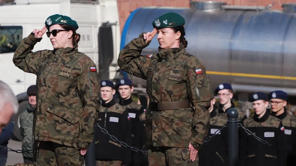 Obchody Narodowego Dnia Pamięci Żołnierzy Wyklętych w Ostrowi Mazowieckiej. Bieg, msza i hołd bohaterom (zdjęcia)