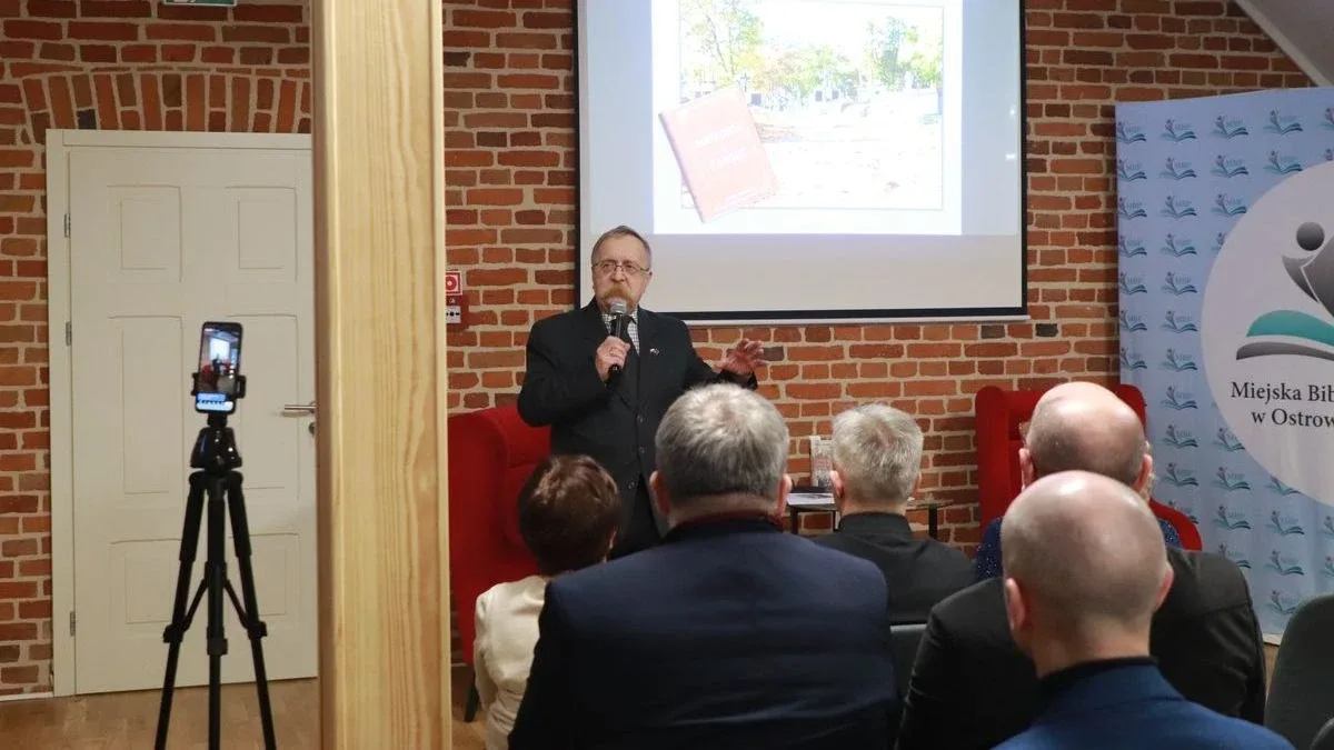 "Dobrze dla Ostrowi zasłużeni". Wieczór wspomnień w miejskiej bibliotece (zdjęcia)