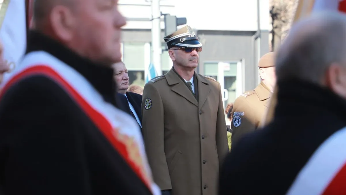 Obchody Narodowego Dnia Pamięci Żołnierzy Wyklętych w Ostrowi Mazowieckiej. Bieg, msza i hołd bohaterom (zdjęcia)