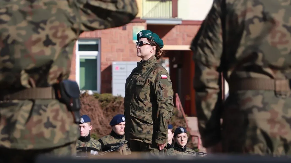 Obchody Narodowego Dnia Pamięci Żołnierzy Wyklętych w Ostrowi Mazowieckiej. Bieg, msza i hołd bohaterom (zdjęcia)