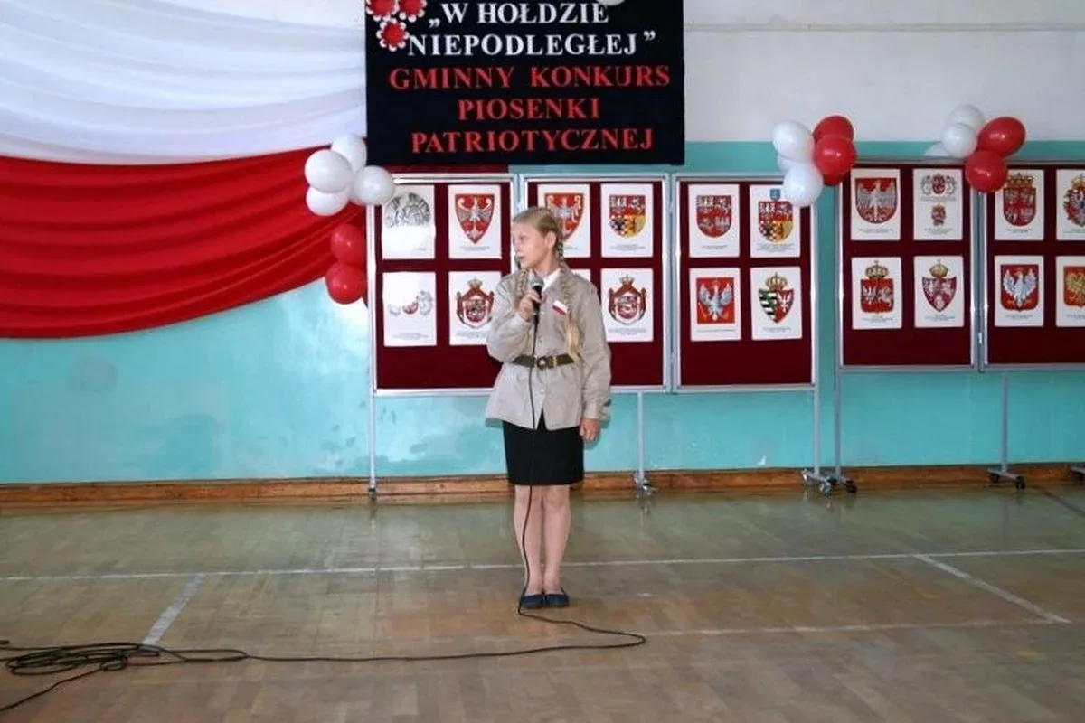 "W hołdzie Niepodległej". Konkurs piosenki patriotycznej (zdjęcia)
