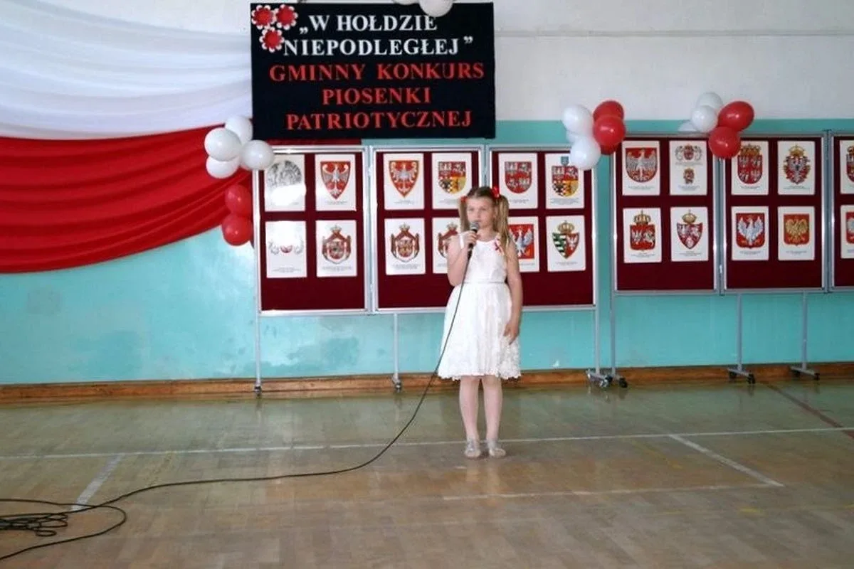 "W hołdzie Niepodległej". Konkurs piosenki patriotycznej (zdjęcia)