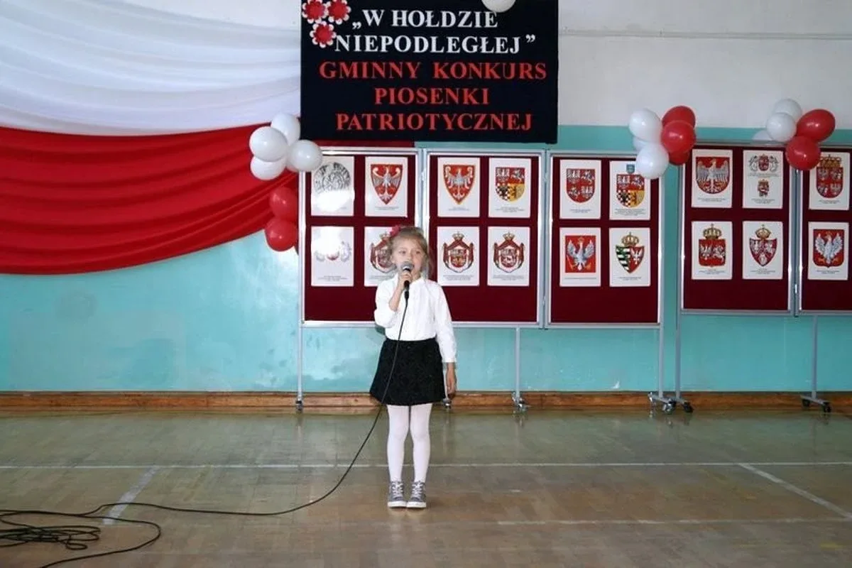 "W hołdzie Niepodległej". Konkurs piosenki patriotycznej (zdjęcia)