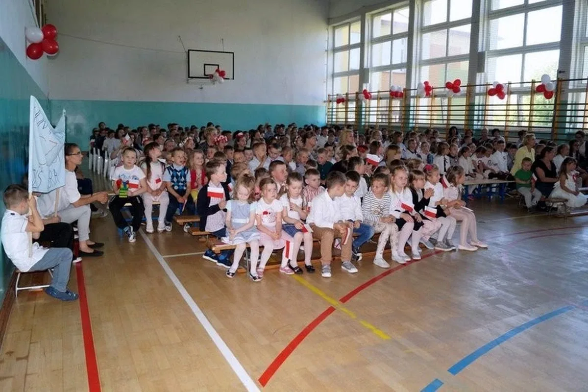 "W hołdzie Niepodległej". Konkurs piosenki patriotycznej (zdjęcia)