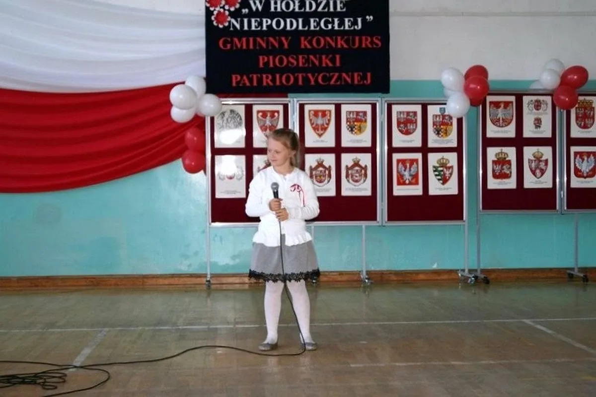 "W hołdzie Niepodległej". Konkurs piosenki patriotycznej (zdjęcia)