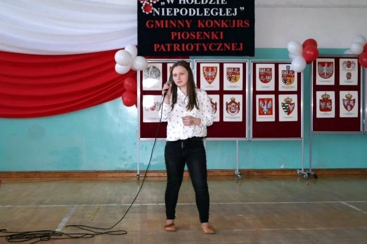 "W hołdzie Niepodległej". Konkurs piosenki patriotycznej (zdjęcia)