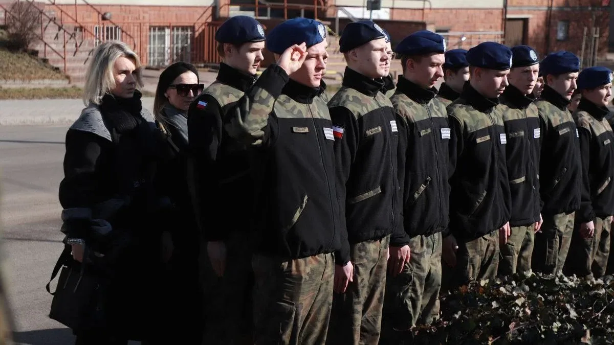 Obchody Narodowego Dnia Pamięci Żołnierzy Wyklętych w Ostrowi Mazowieckiej. Bieg, msza i hołd bohaterom (zdjęcia)