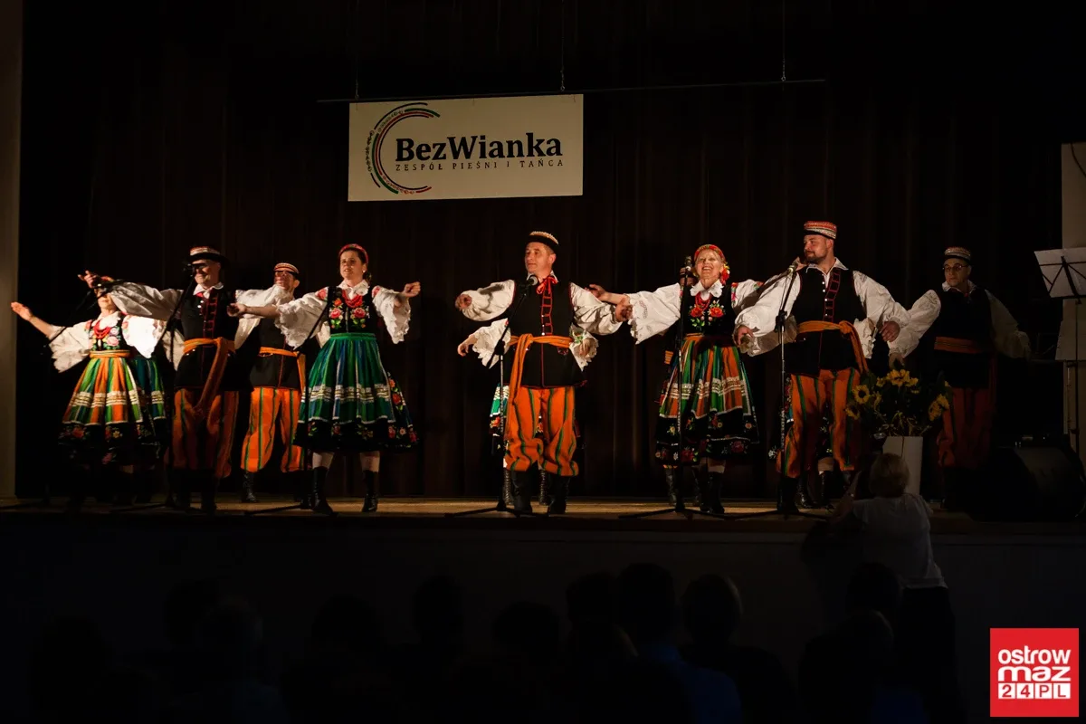 Zespół Pieśni i Tańca BezWianka świętował 15-lecie (zdjęcia, wideo)