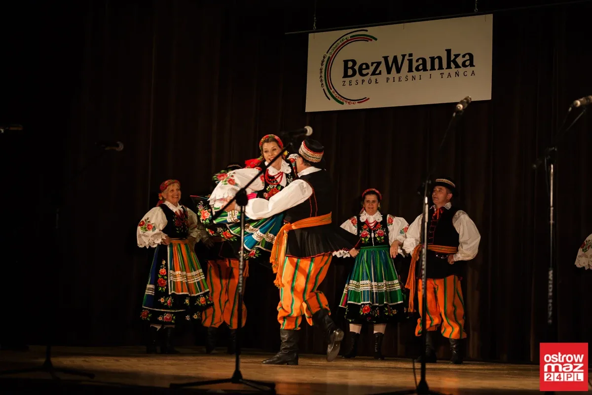 Zespół Pieśni i Tańca BezWianka świętował 15-lecie (zdjęcia, wideo)