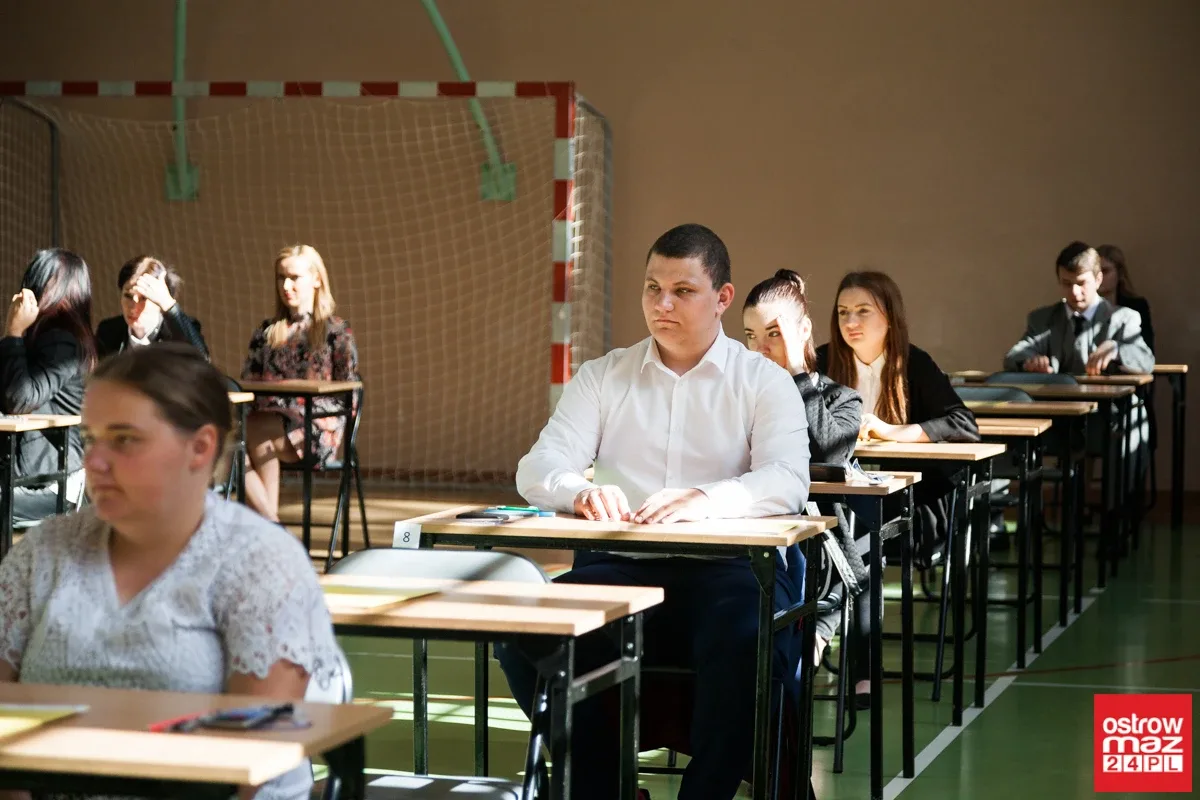 Drugi dzień matur. Dziś królowa nauk (zdjęcia)