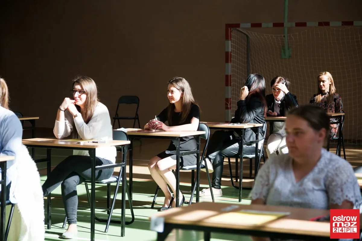 Drugi dzień matur. Dziś królowa nauk (zdjęcia)