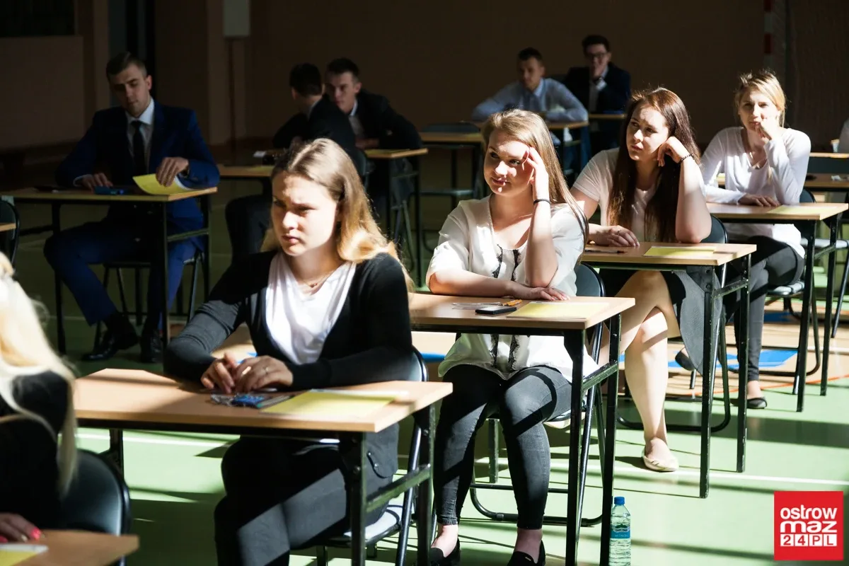 Drugi dzień matur. Dziś królowa nauk (zdjęcia)