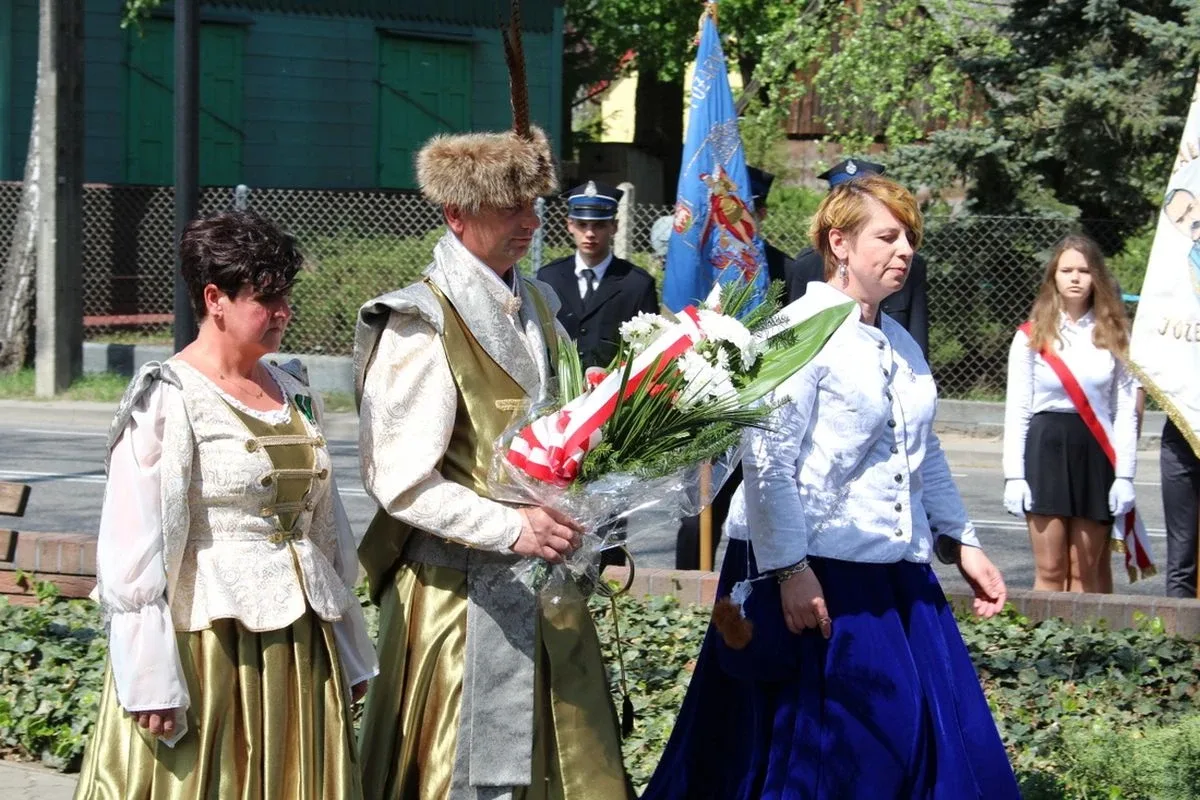 Brok na biało-czerwono (zdjęcia)