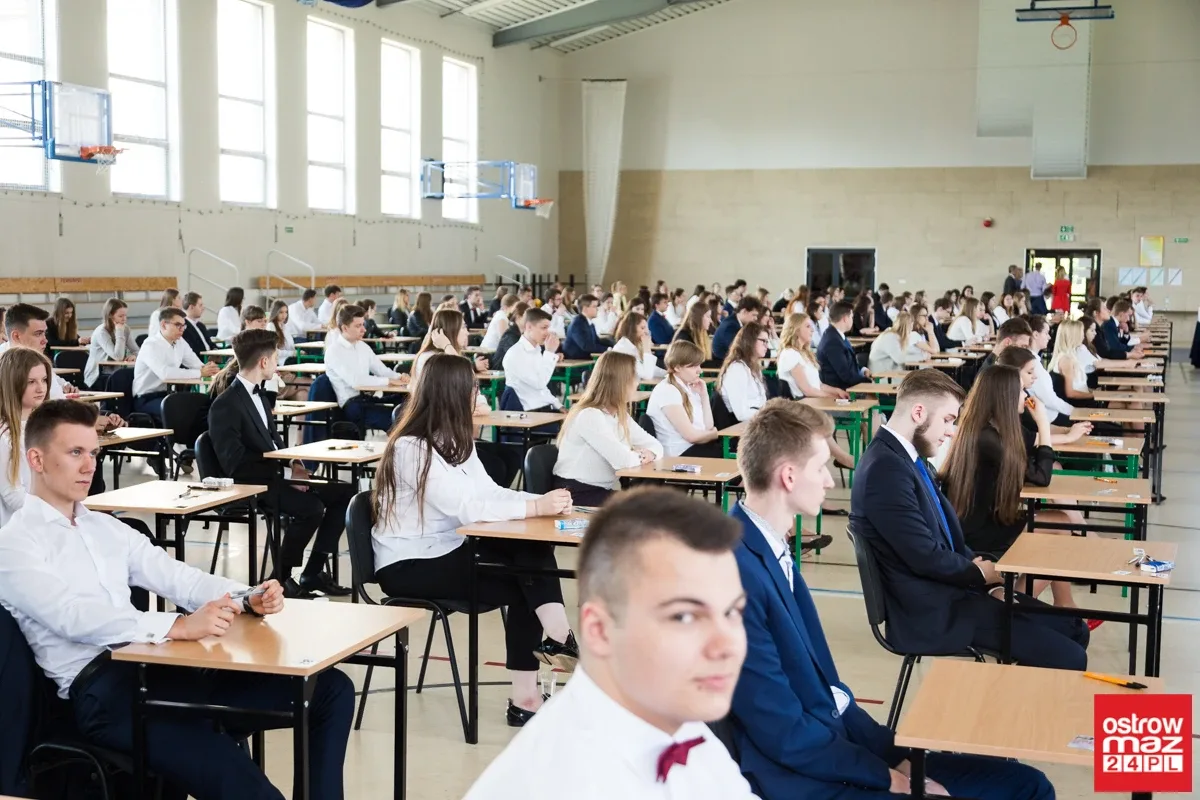 Matura rozpoczęta. Uczniowie "Kopernika" zdają język polski (zdjęcia)