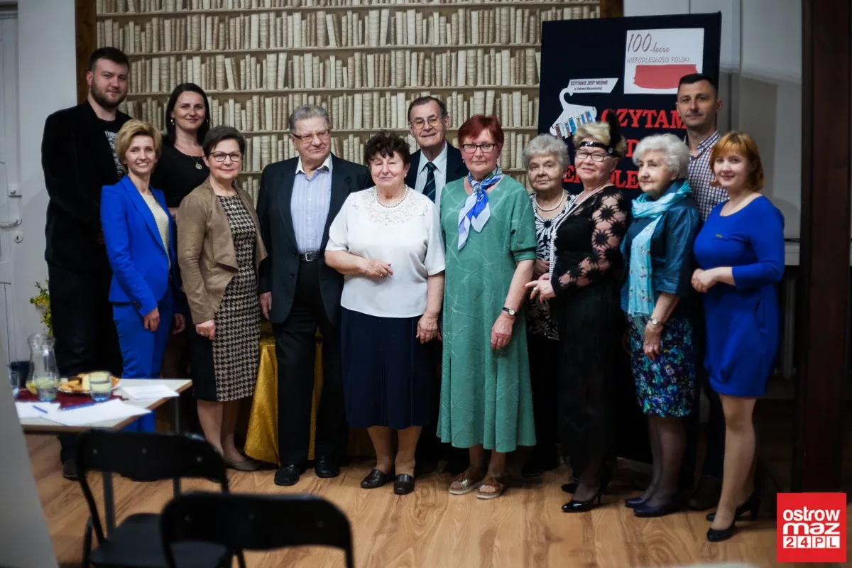 "Czytamy dla niepodległej". Konkurs na uczniów szkół średnich i dorosłych (zdjęcia, wideo)