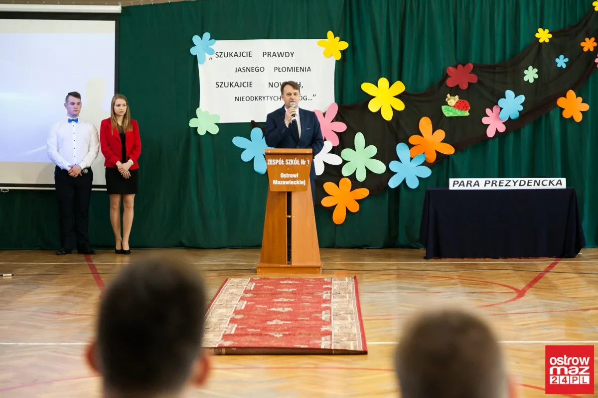 Zakończenie roku szkolnego maturzystów "Rubinka" (zdjęcia, wideo)