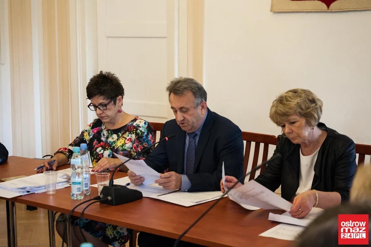 Okręgi wyborcze po staremu. Radni przegłosowali uchwałę burmistrza (zdjęcia, wideo)