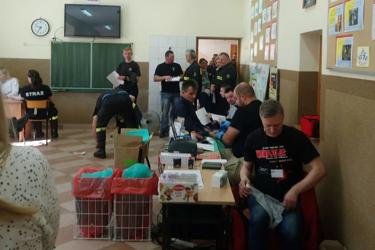 "Zabrakło kwestionariuszy". Prawie 50 litrów krwi dla 3-letniego Szymka (zdjęcia)