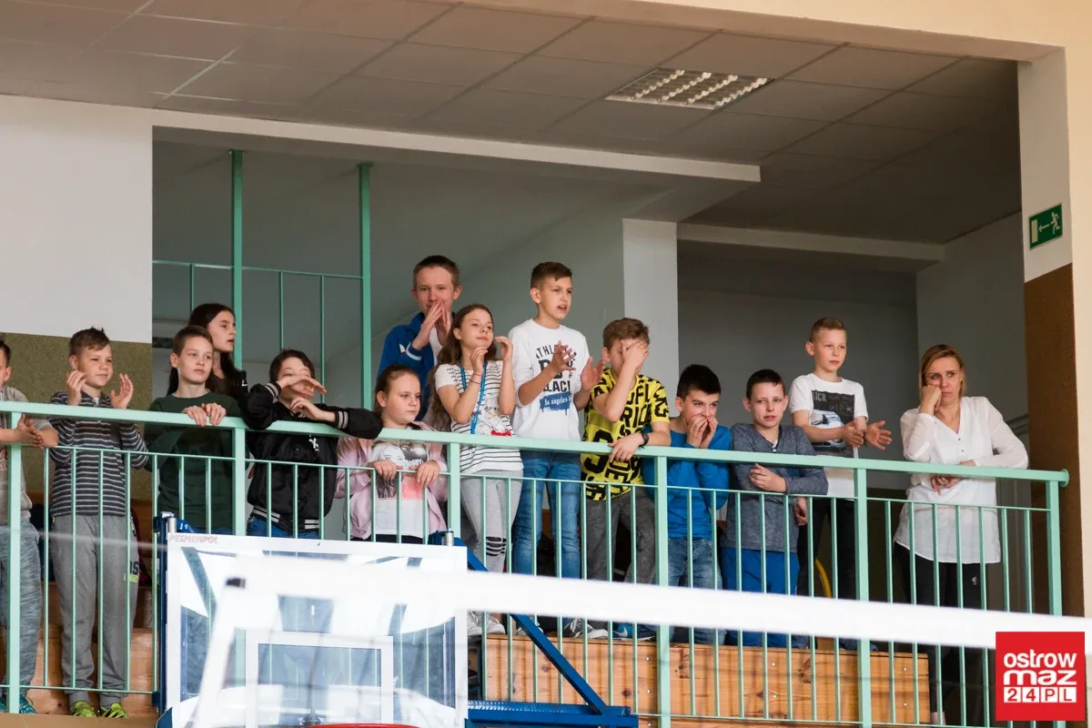 Dziewczęta z Nura najlepsze w minisiatkówce (zdjęcia, wideo)