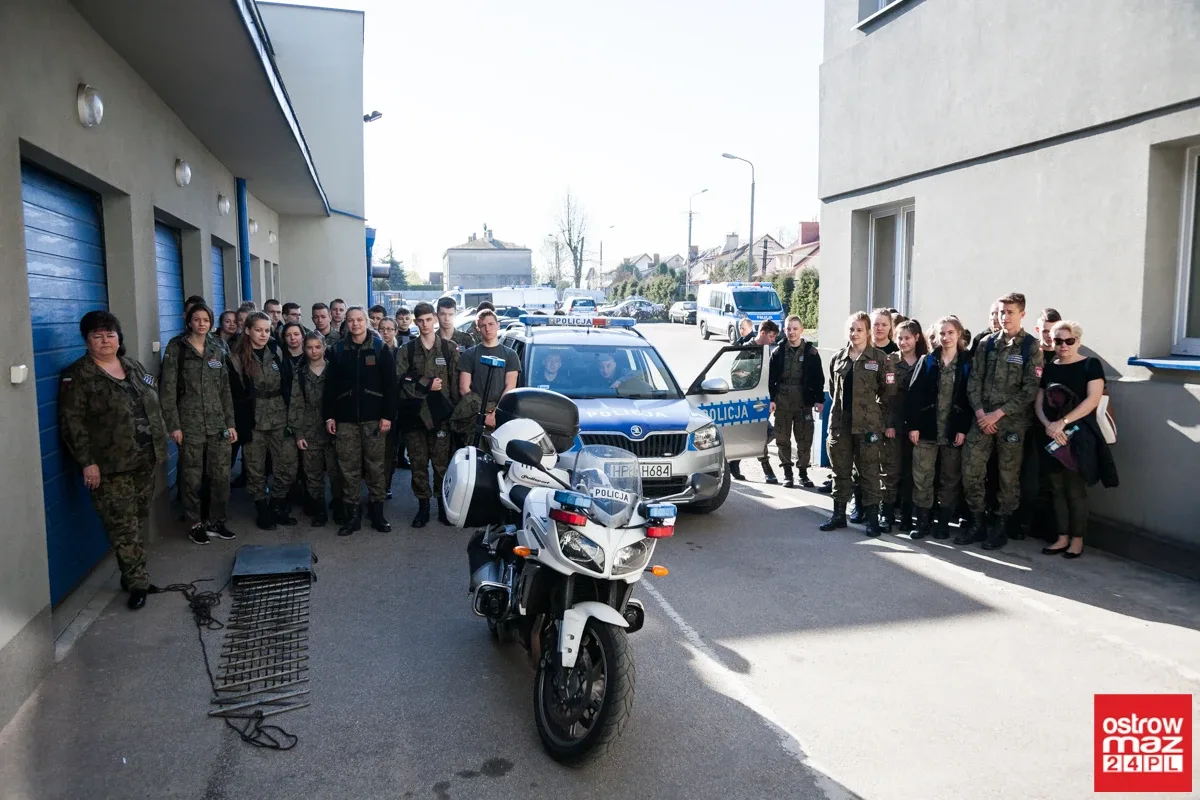 Poznawali zawód policjanta. Dzień otwarty w ostrowskiej komendzie (zdjęcia)