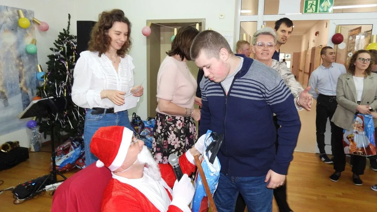 Zabawa choinkowa w Specjalnym Ośrodku Szkolno-Wychowawczym w Zuzeli (zdjęcia, wideo)