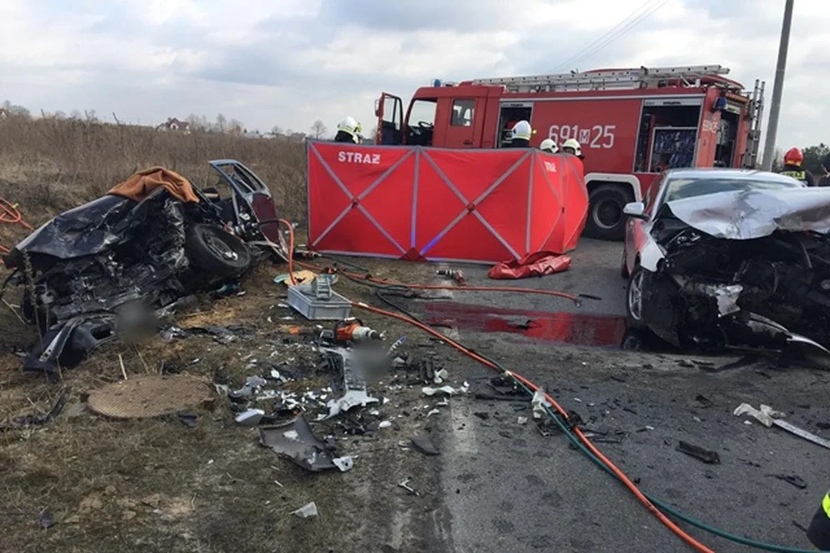 Tragiczny wypadek pod Wyszkowem. Zginęła 20-latka z powiatu ostrowskiego (zdjęcia, wideo)