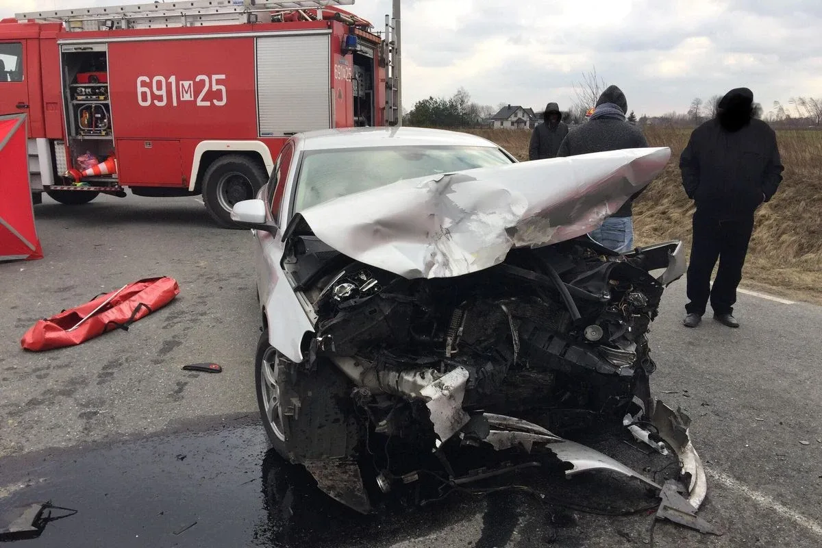 Tragiczny wypadek pod Wyszkowem. Zginęła 20-latka z powiatu ostrowskiego (zdjęcia, wideo)