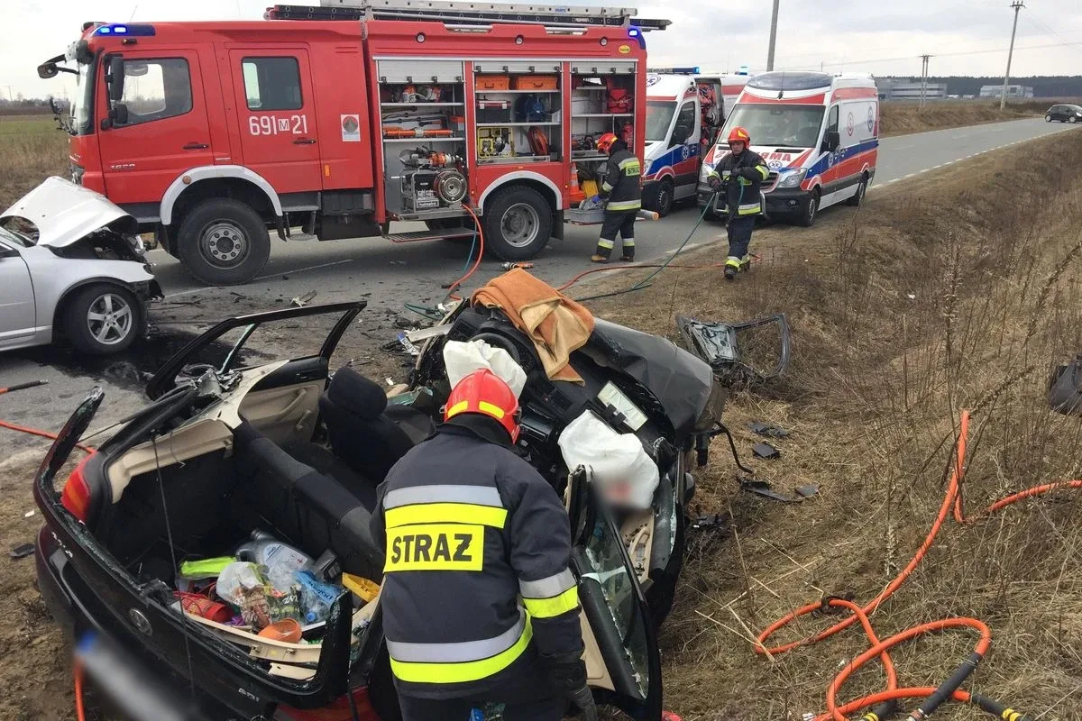 Tragiczny wypadek pod Wyszkowem. Zginęła 20-latka z powiatu ostrowskiego (zdjęcia, wideo)