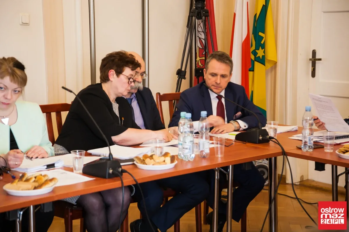 Burzliwa dyskusja w sprawie rozbudowy ul. 63 Roku (zdjęcia, wideo)