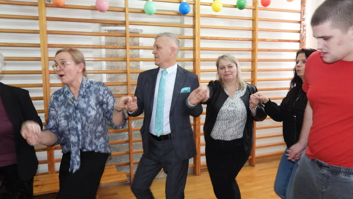 Zabawa choinkowa w Specjalnym Ośrodku Szkolno-Wychowawczym w Zuzeli (zdjęcia, wideo)