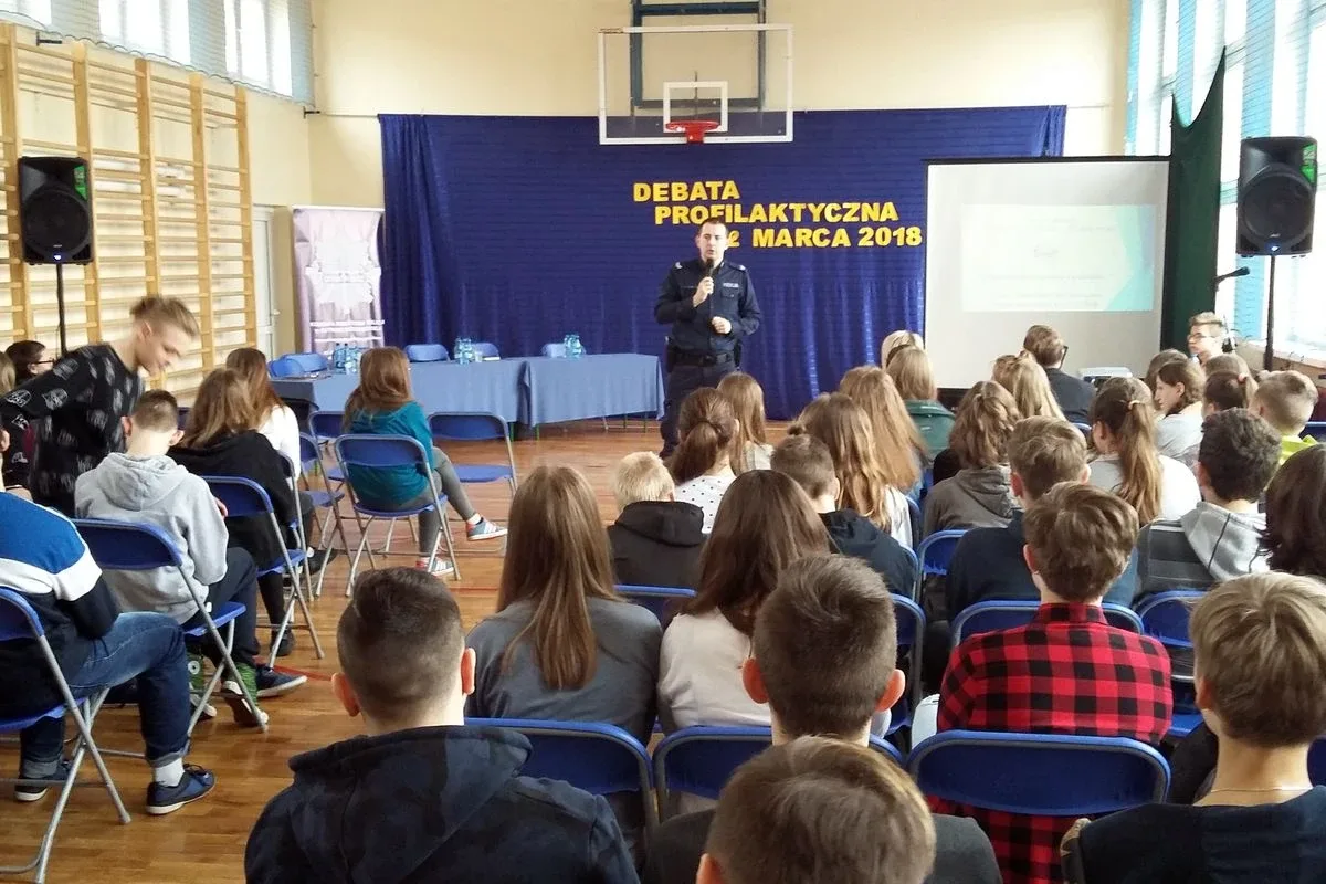 "Narkotyki, dopalacze - nie tędy droga". Debata profilaktyczna w "dwójce" (zdjęcia)