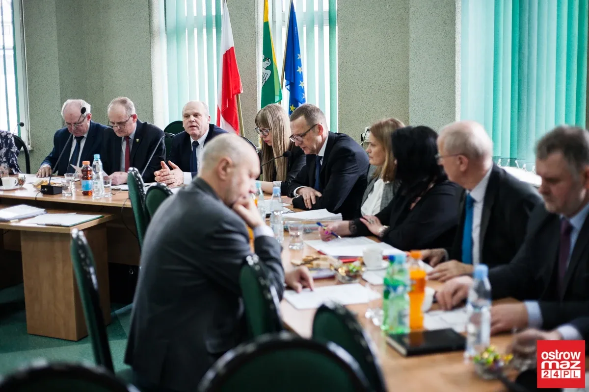 Jednogłośni radni gminy Ostrów Mazowiecka (zdjęcia, wideo)